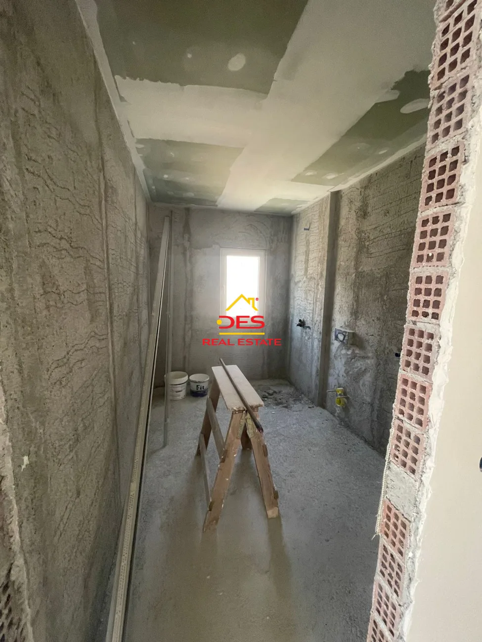 Shitet apartament 3+1+2 ne sarande