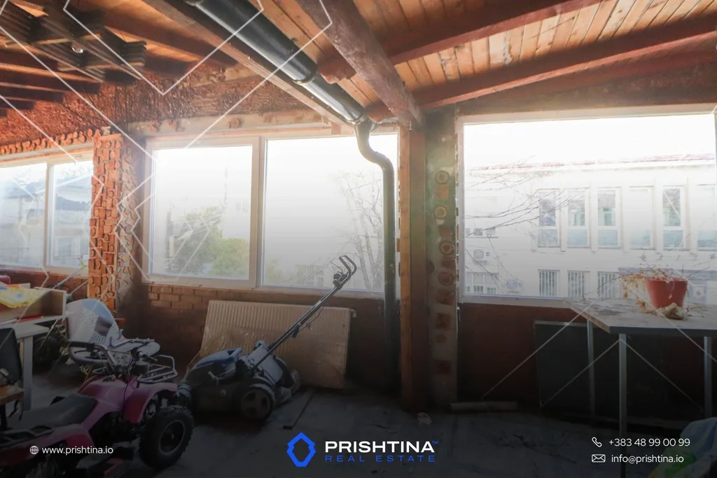 Shtëpi me qira 240m² në Qendër