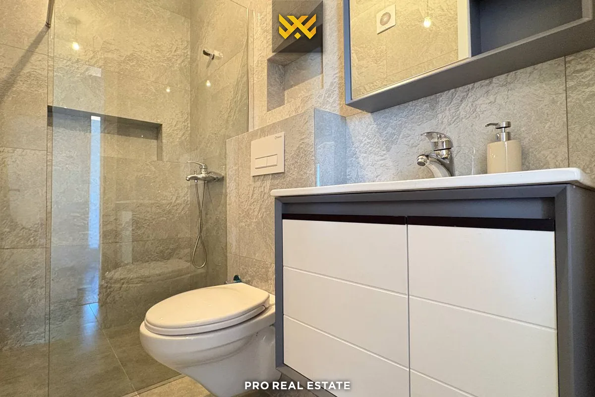 Banesë / Zyrë 118m² me #QIRA në Dragodan