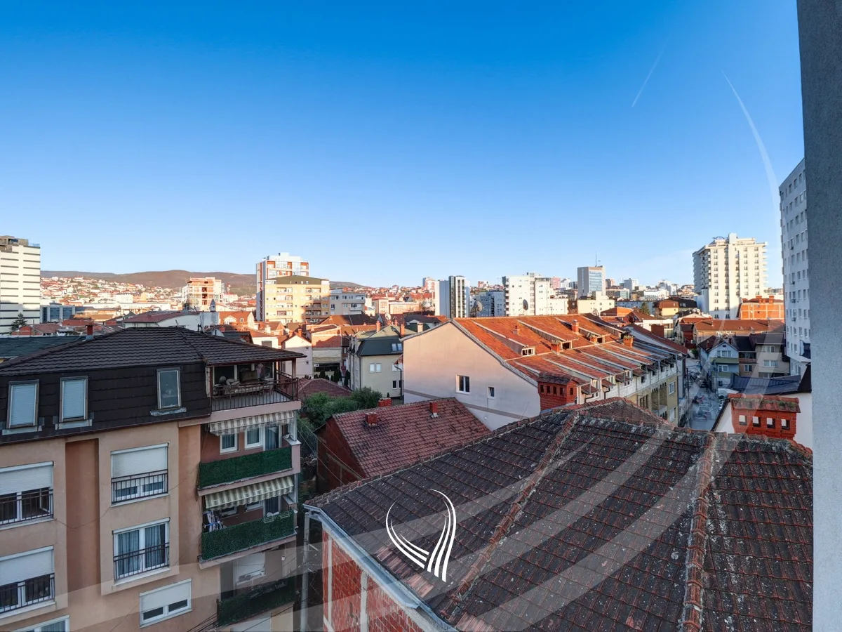 Banesë me 3 dhoma gjumi në shitje në lagjen Tophane – ENG Invest