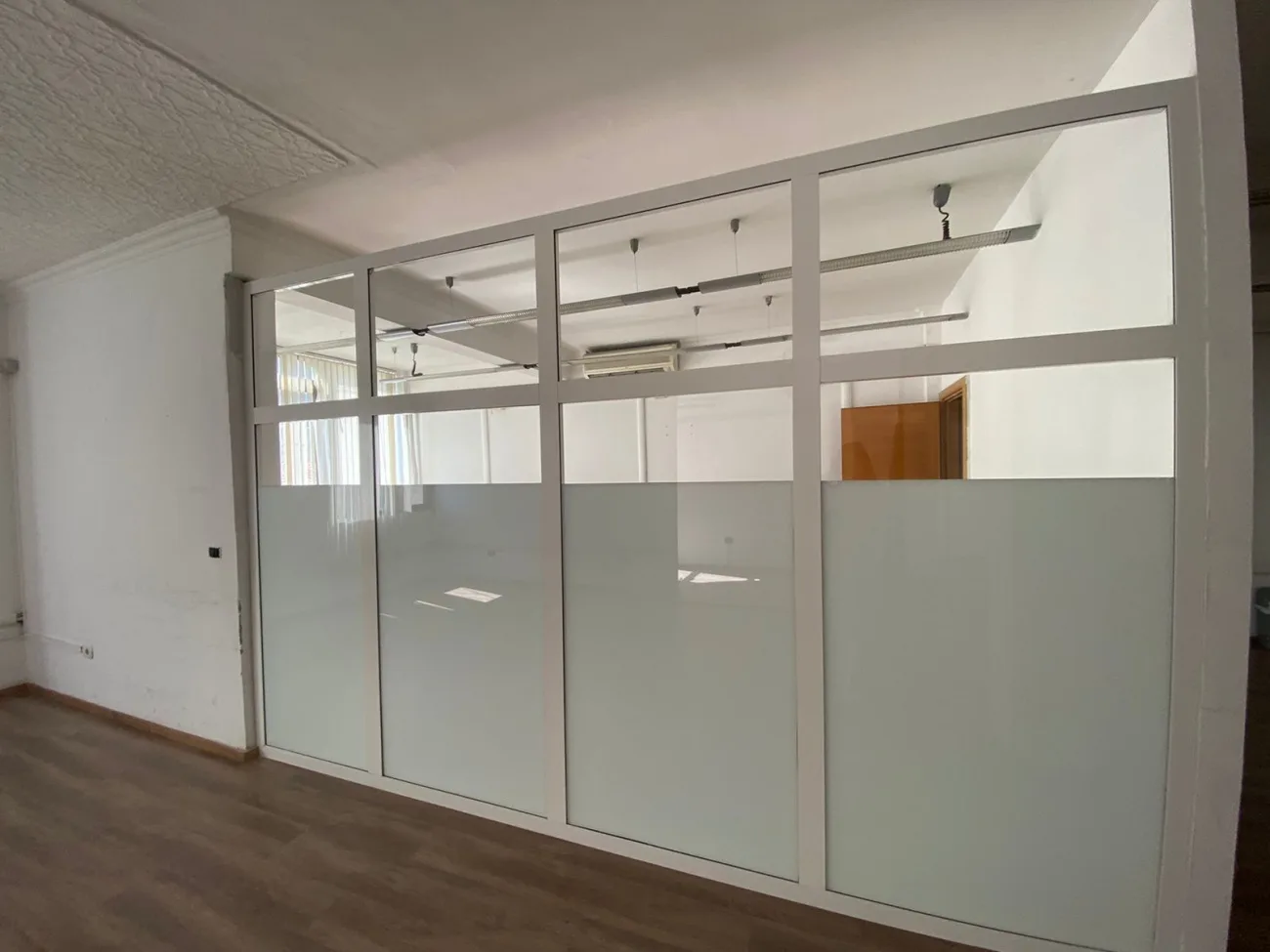 Jepet me qira apartament për zyra në ish-bllok, tiranë
