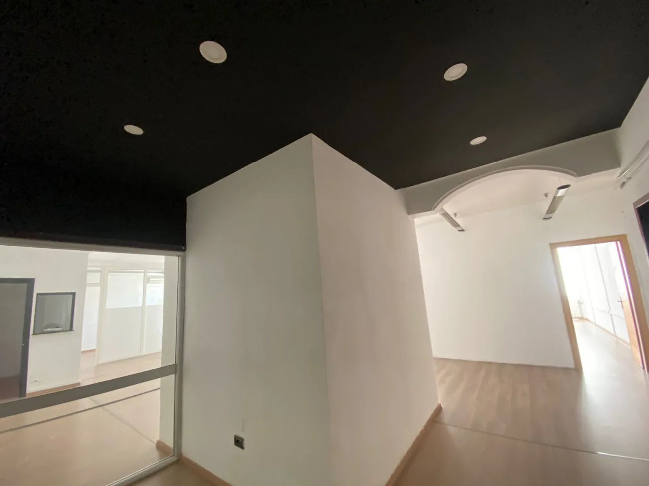 Jepet me qira apartament për zyra në ish-bllok, tiranë