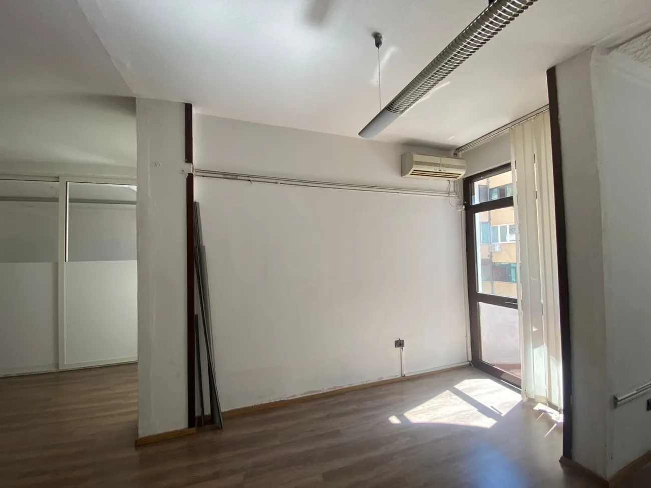 Jepet me qira apartament për zyra në ish-bllok, tiranë