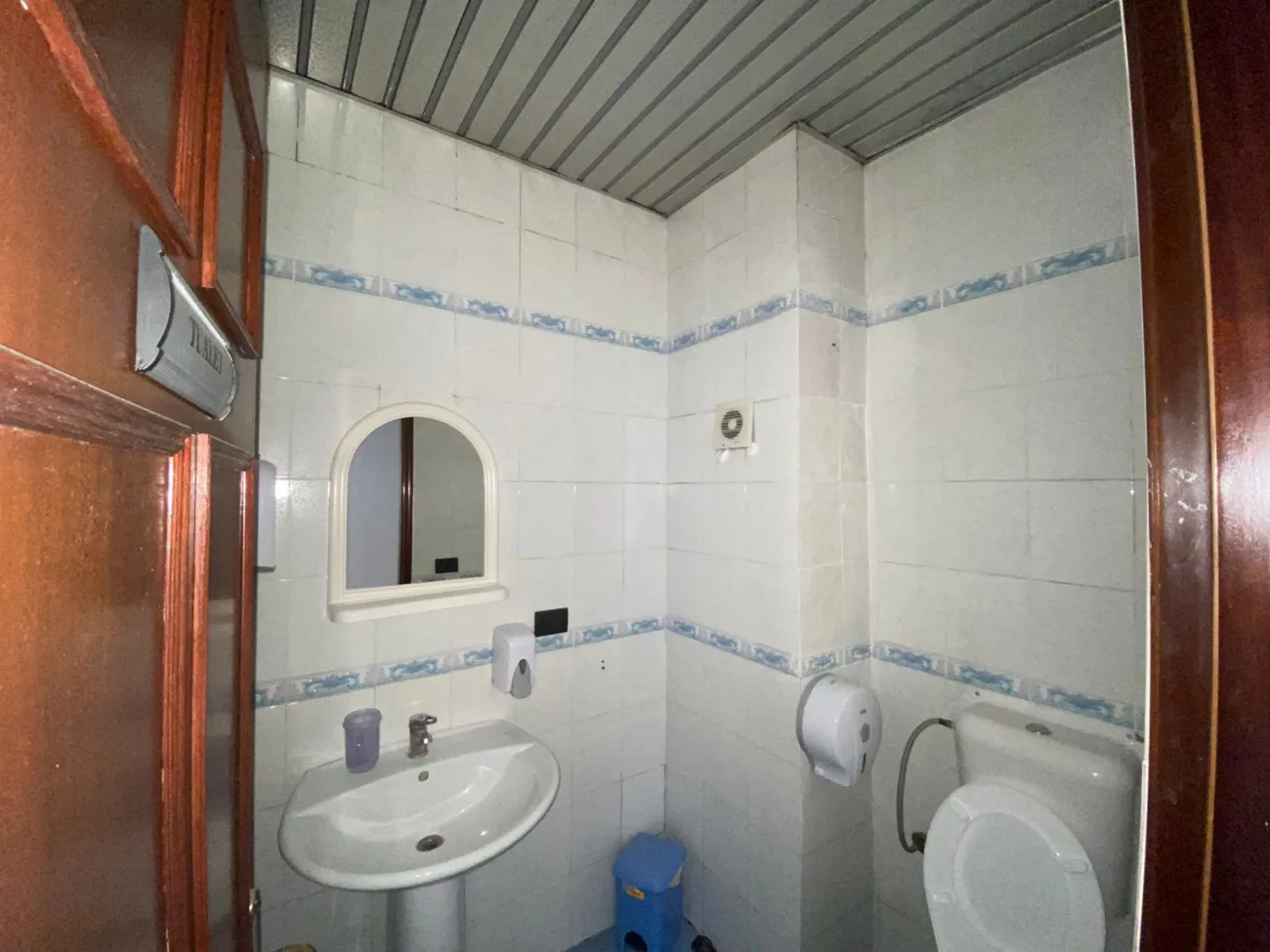 Jepet me qira apartament për zyra në ish-bllok, tiranë