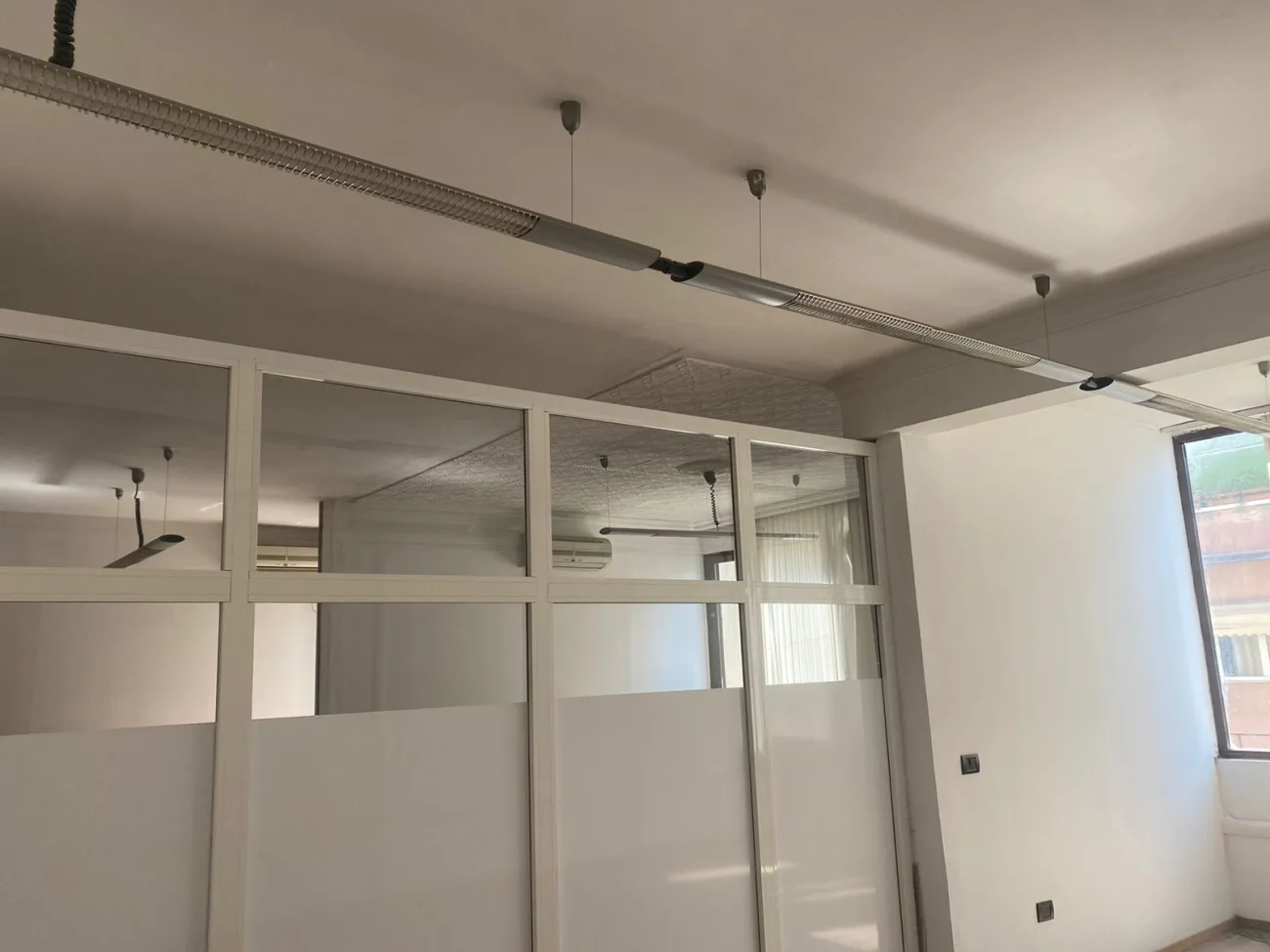 Jepet me qira apartament për zyra në ish-bllok, tiranë