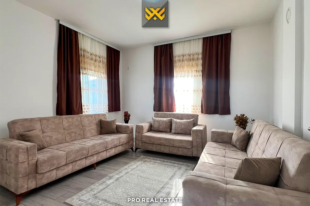 Kat shtëpie 85m² + Lokal 200m² me #QIRA në Sllatinë e Madhe