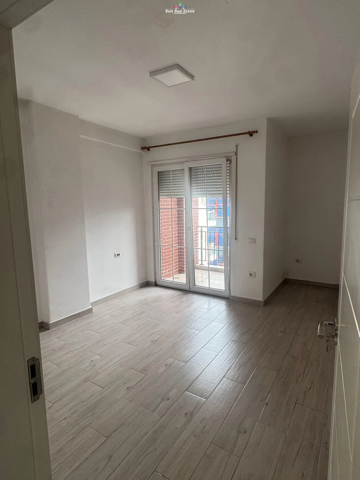 Apartament Me Qera 1+1 Tek 5 Maji ( ID B2101522) Tirane