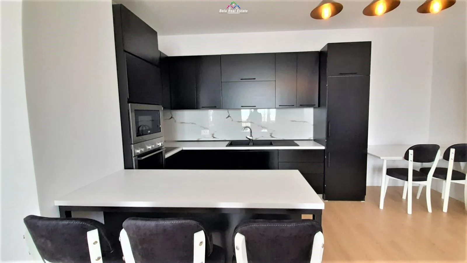 Apartament Me Qera 1+1 Tek  Farmacia 10 (ID B210848) Tirane