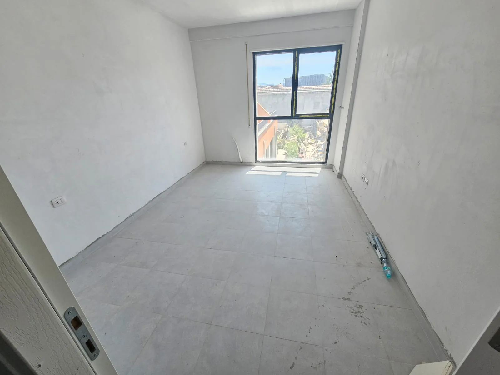 Zyre Me Qera 2+1 Tek Kompleksi ASL 2 (ID BZ2628) Tirane.