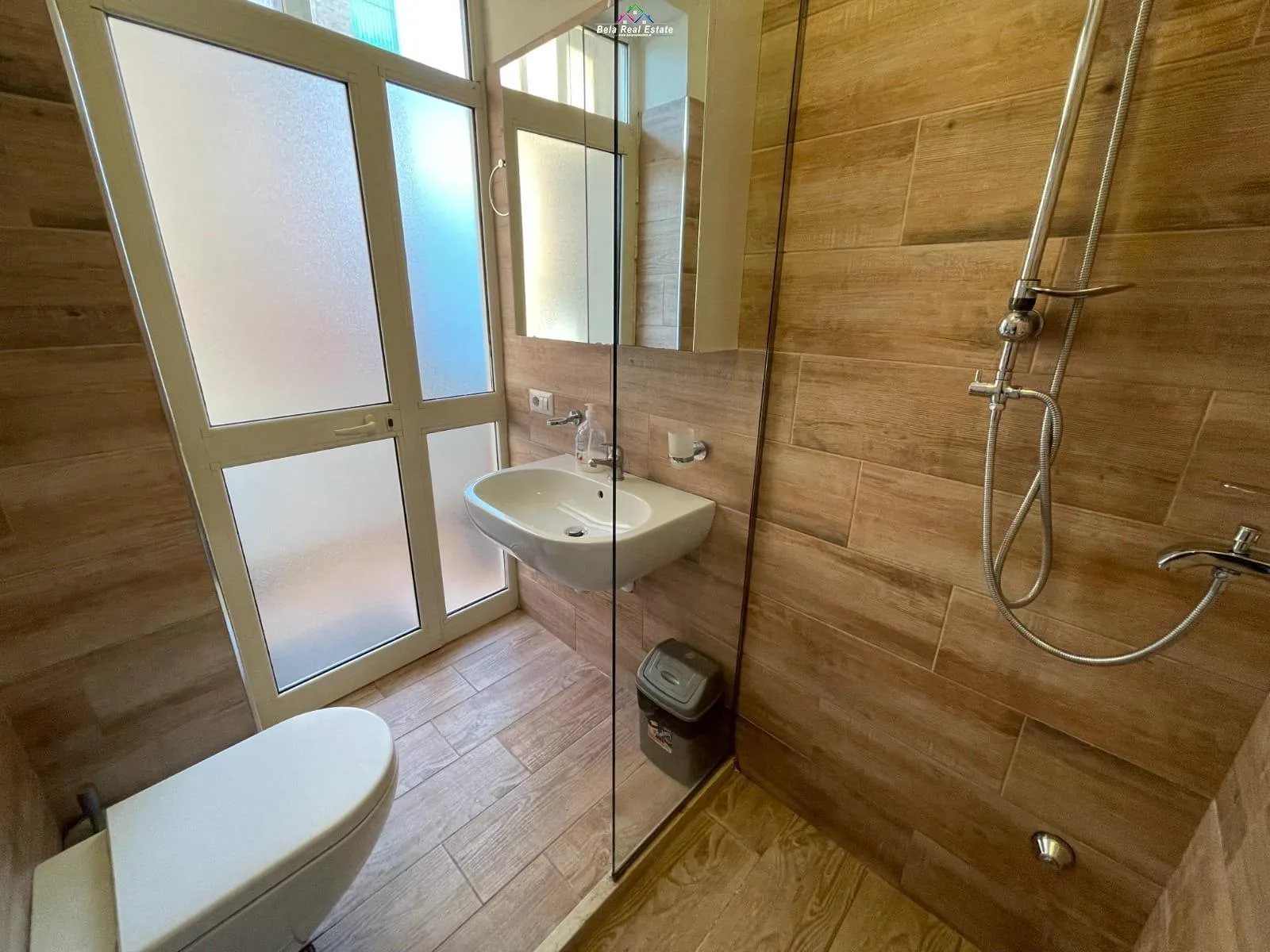 Apartament Me Qera 1+1 Ne Myslym Shyr ( ID B211403) Tirane