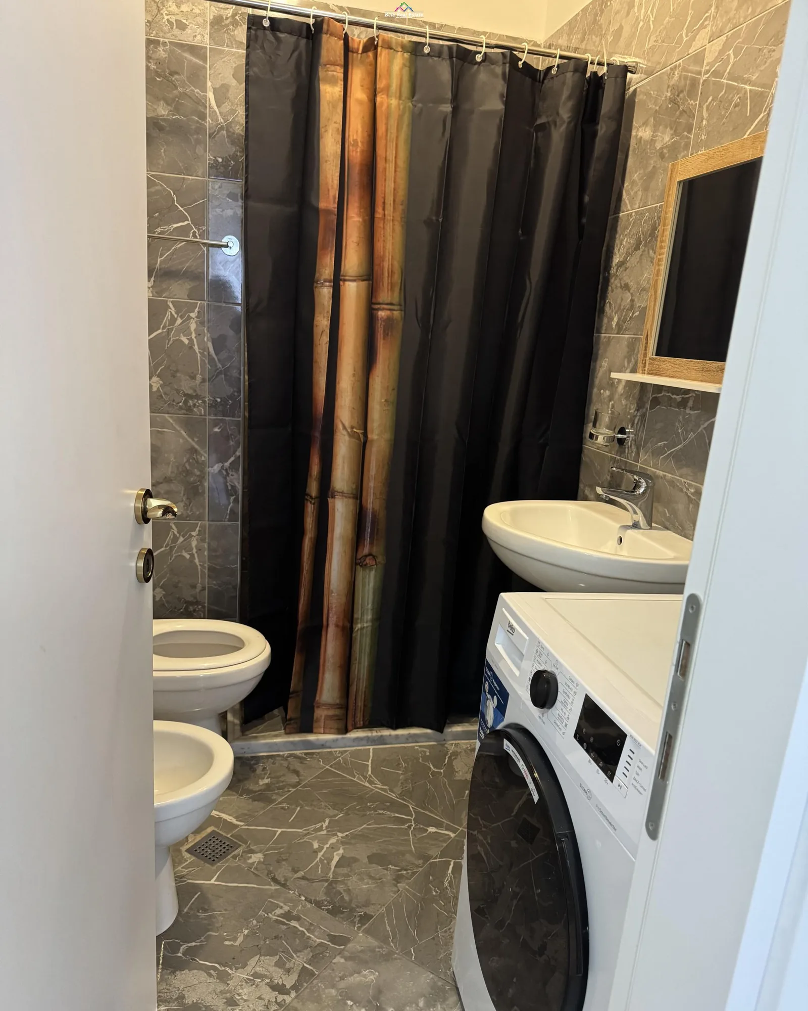 Apartament Me Qera 2+1 Tek 21 Dhjetori (ID B2201272) Tirane