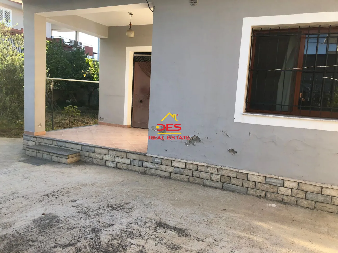 Shitet shtëpi private pranë elektrikut,vlorë