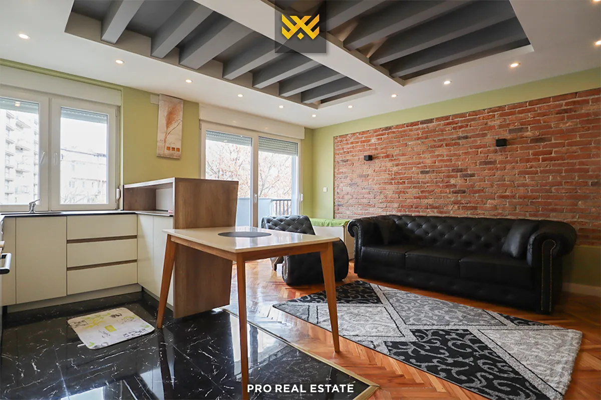 Banesë / Zyre 90m² me #QIRA në Qendër