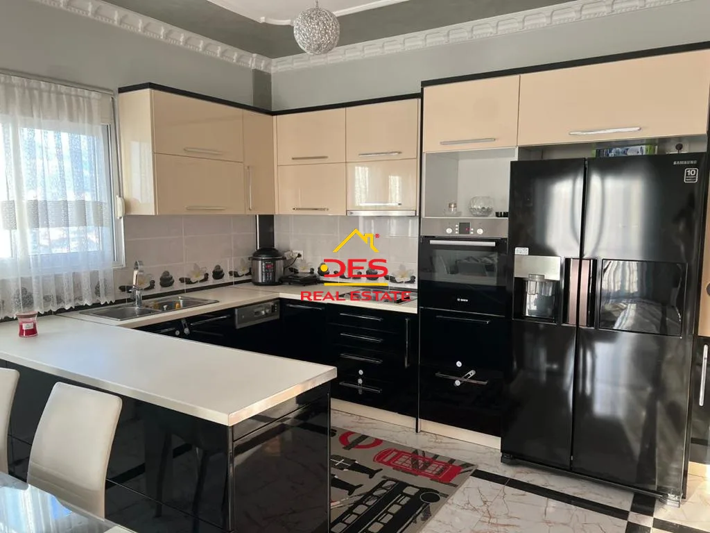 Jepet me qira apartament 3+1 te kodra e priftit ne tiranë