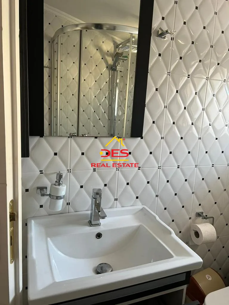 Jepet me qira apartament 3+1 te kodra e priftit ne tiranë