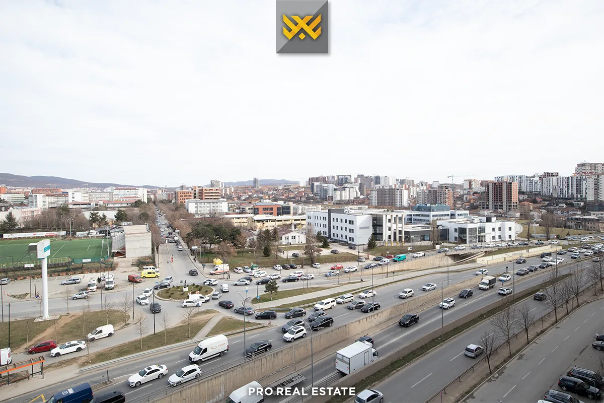 Banesë / Penthouse 245m² + 25m² terasë për #SHITJE në Emshir.