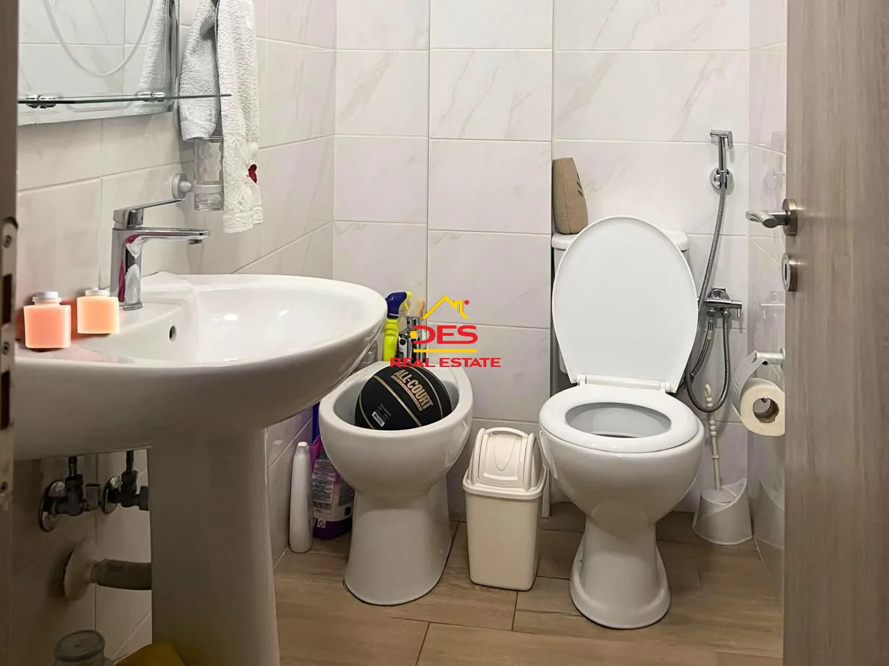 Shitet apartament 2+1+2 në sarandë
