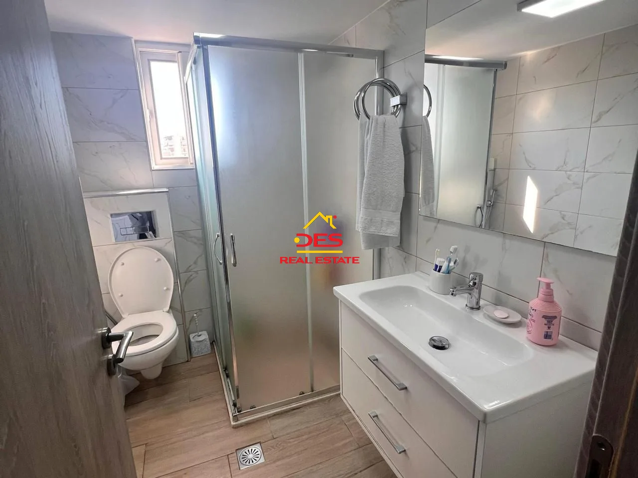 Shitet apartament 2+1+2 në sarandë