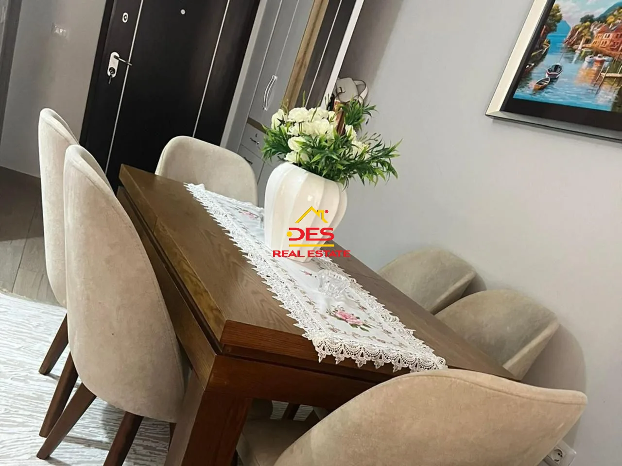 Shitet apartament 2+1+2 në sarandë