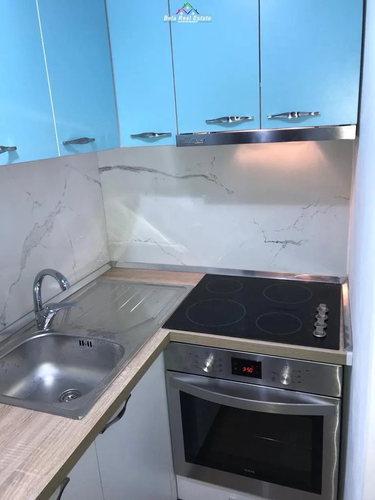 Garsioniere ne Shitje Tek Ish-Restorant Durresi (ID BSHG29) Tirane