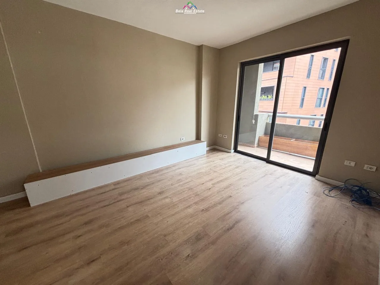 Zyre Me Qera tek Rruga e Kosovareve ( ID BZ2868) Tirane