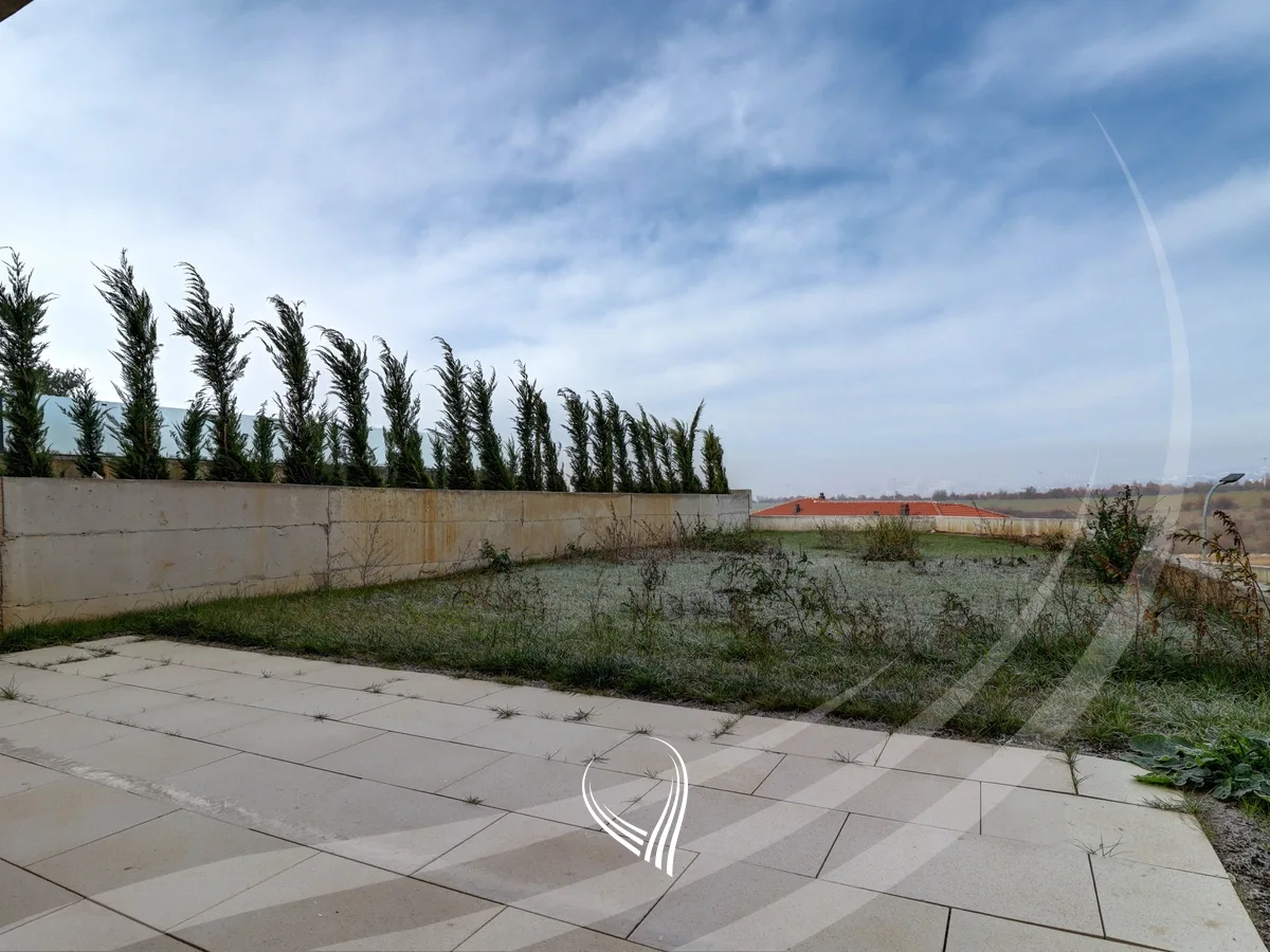 Shtëpi me 3 dhoma gjumi me qira në lagjen Marigona Hill