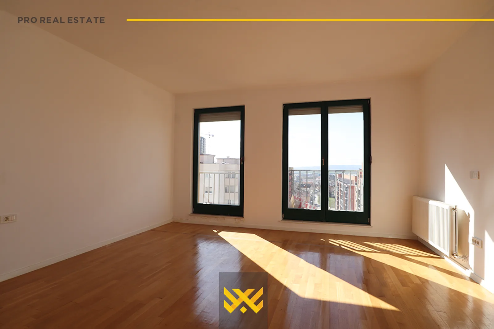 Banesë 254.90m² + 461.82m² në #SHITJE në Emshir.
