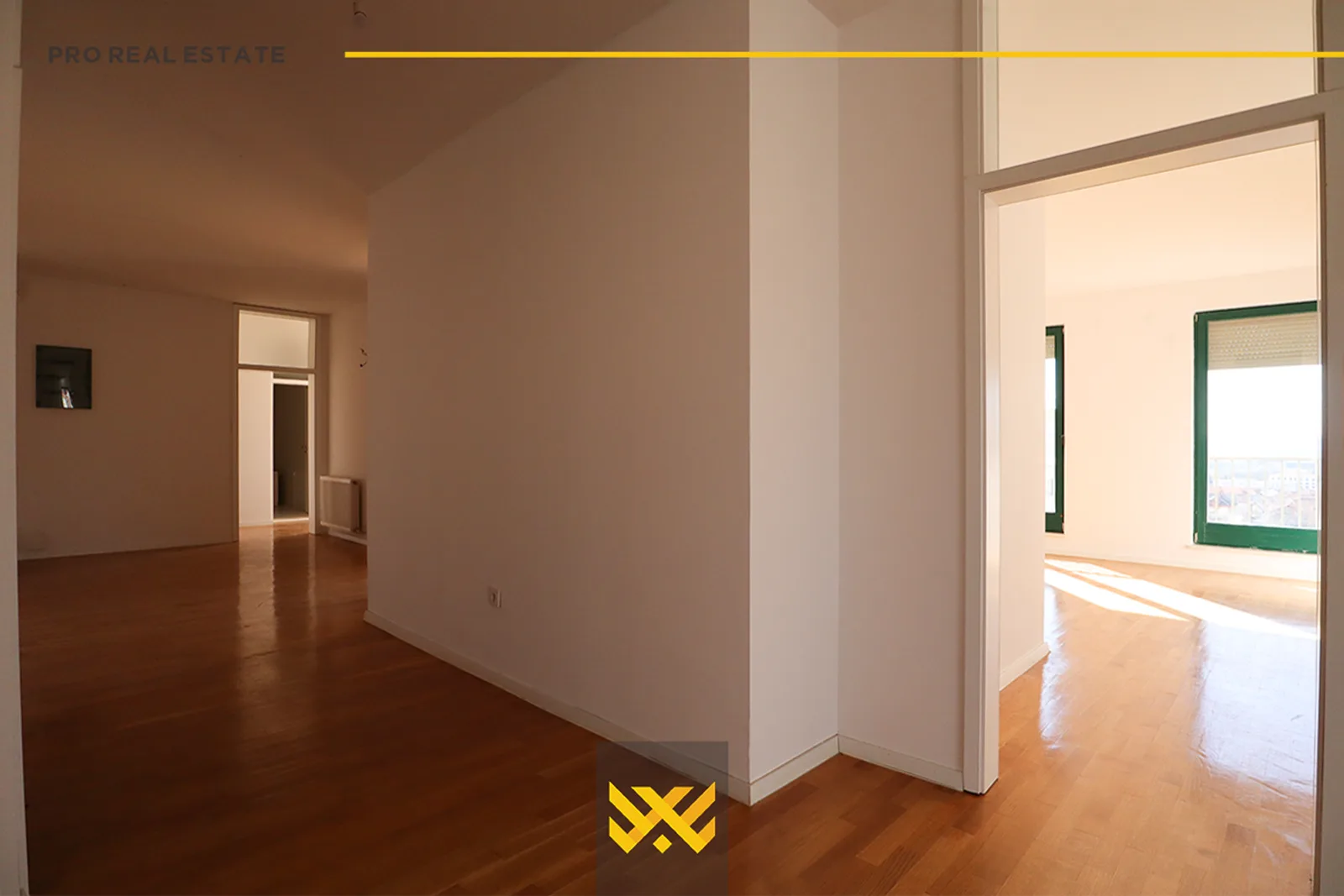 Banesë 254.90m² + 461.82m² në #SHITJE në Emshir.