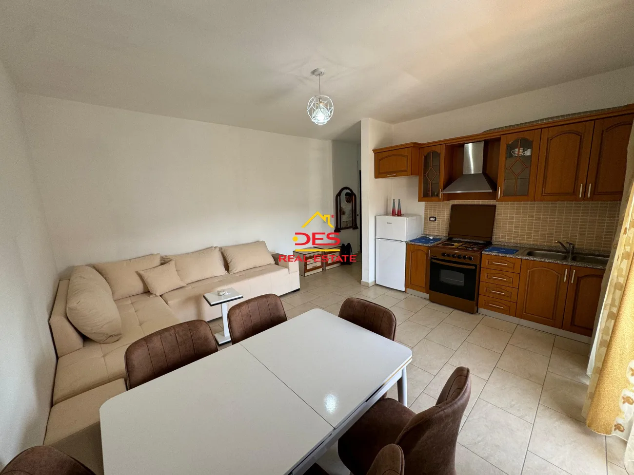 Jepet me qira apartament 2+1 pranë hotel partner,vlorë.
