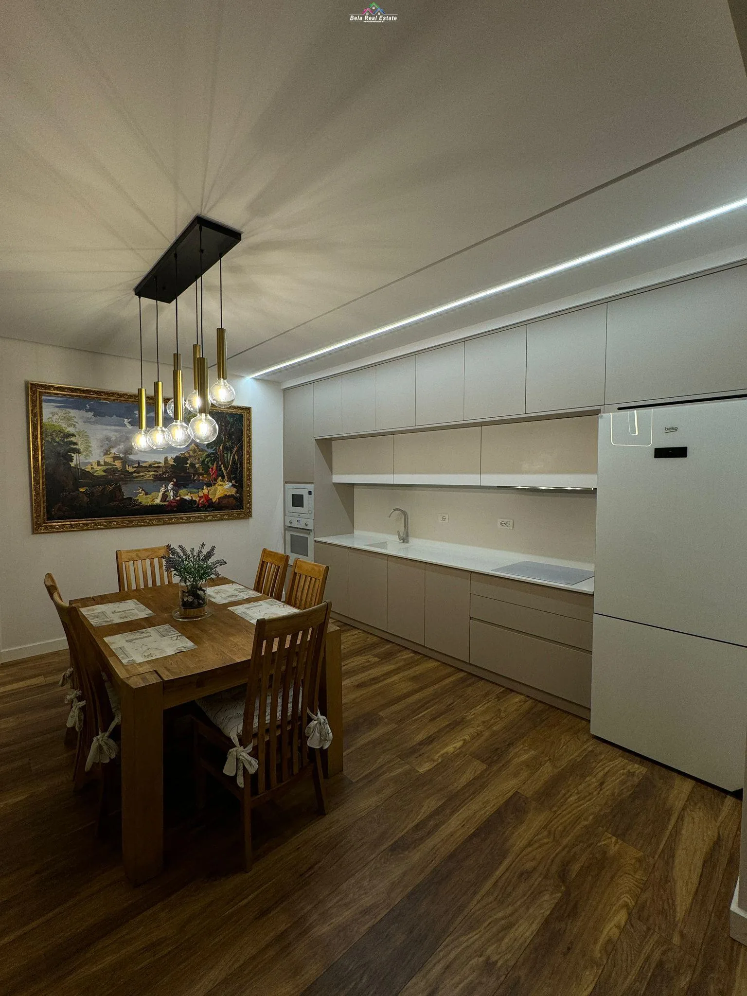 Apartament me qera 2+1 ne Bllok (ID B2201026) Tirane