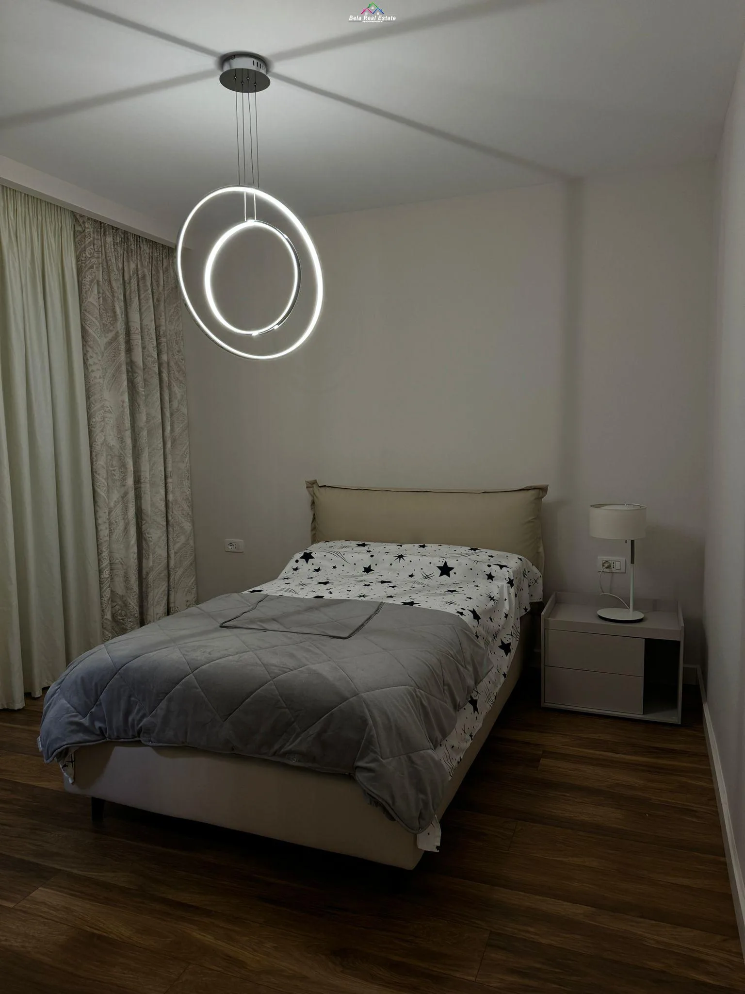 Apartament me qera 2+1 ne Bllok (ID B2201026) Tirane