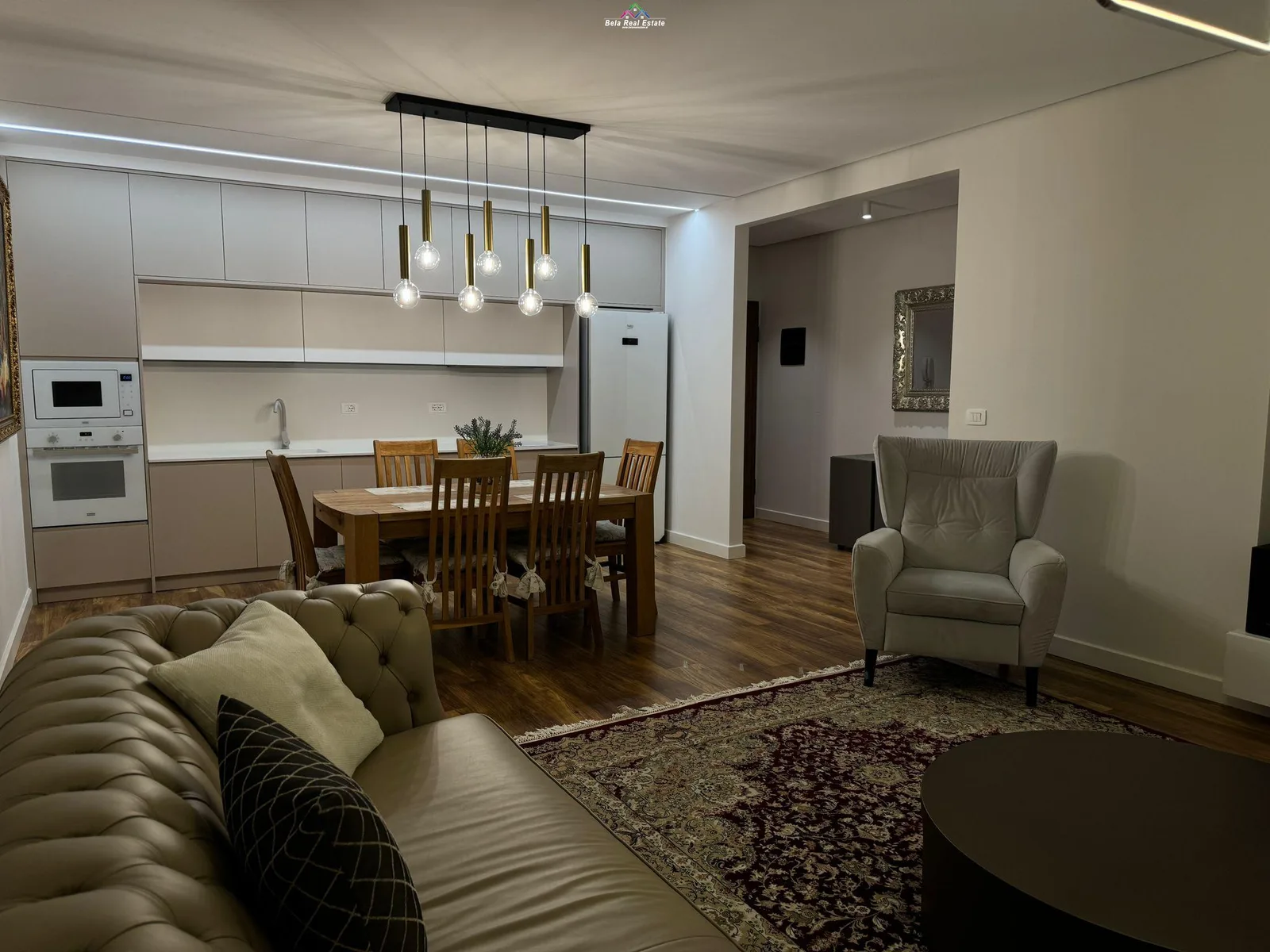 Apartament me qera 2+1 ne Bllok (ID B2201026) Tirane
