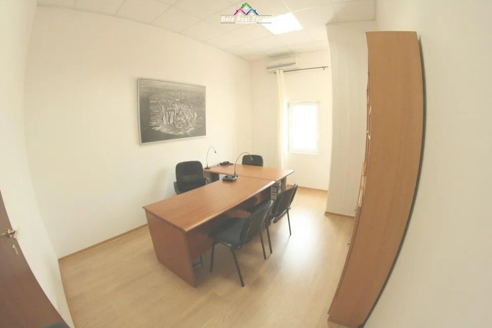 Zyre Me Qera 3+1 tek Farmacia 10 (ID BZ2914) Tirane