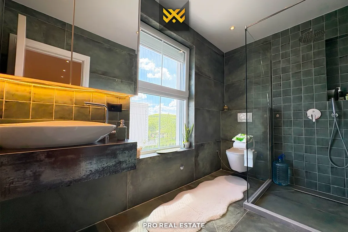 Shtëpi 265m² për #SHITJE në Lagjen Chelsea Point