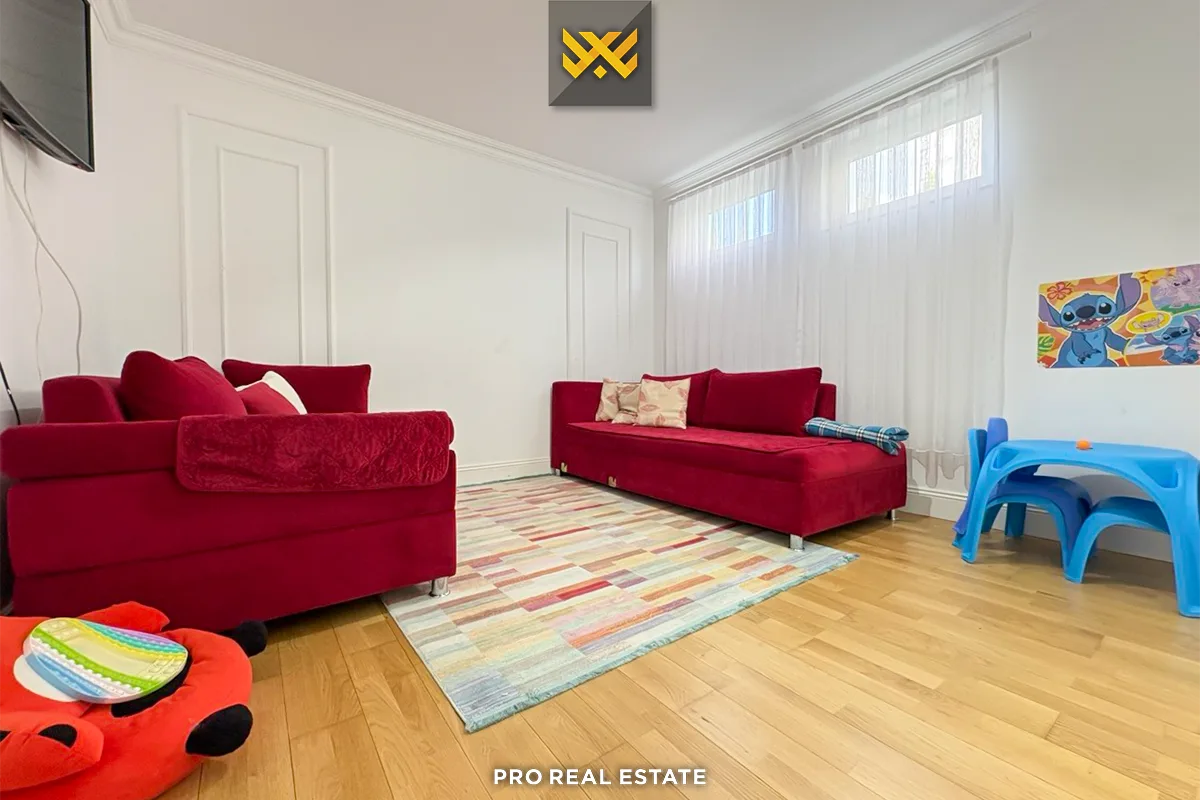 Shtëpi 265m² për #SHITJE në Lagjen Chelsea Point