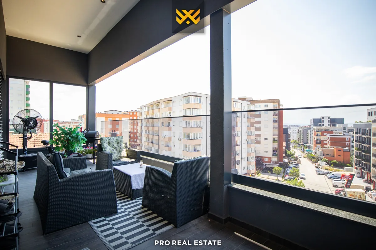 Objekt 1150m² për #SHITJE te Rruga C