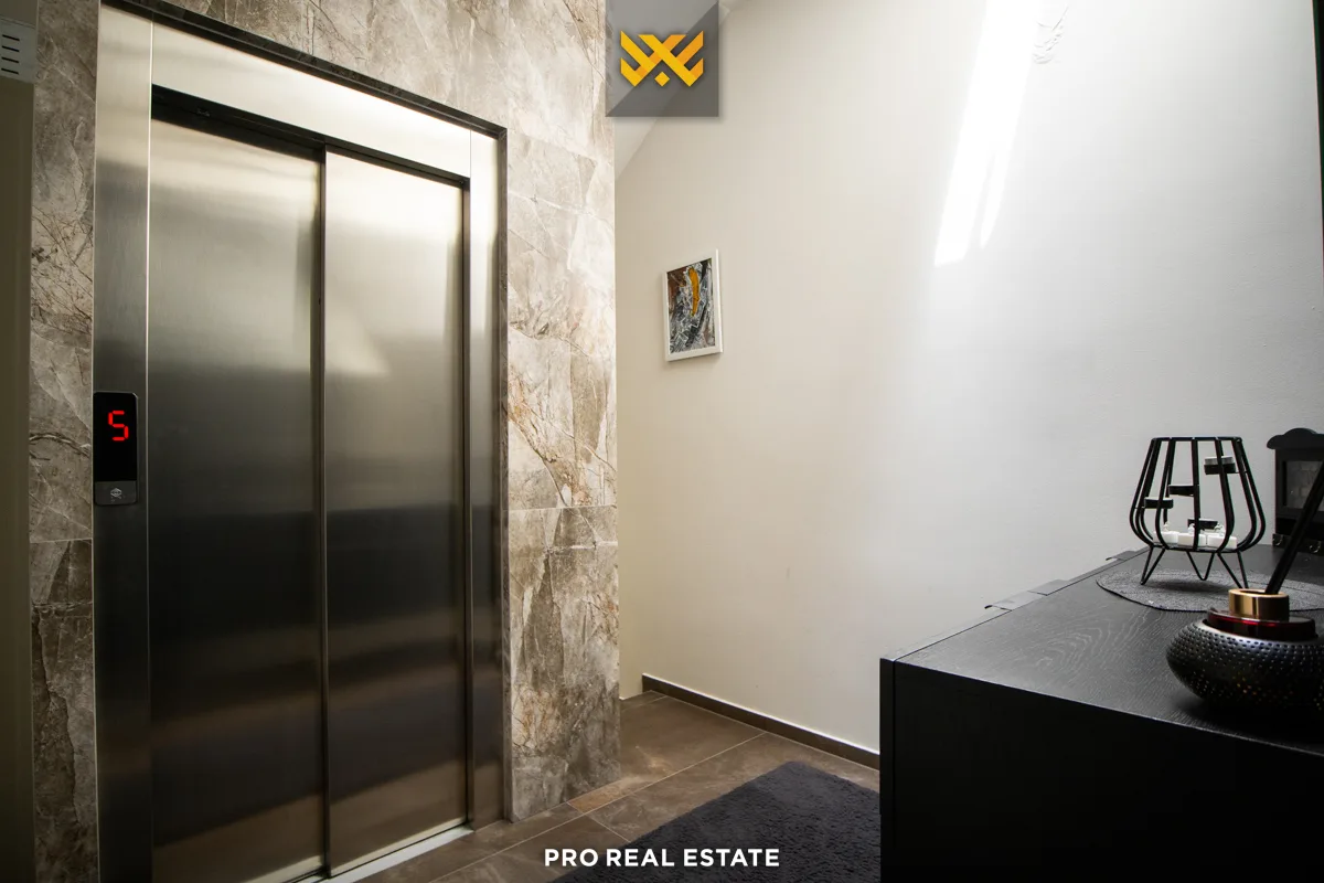 Objekt 1150m² për #SHITJE te Rruga C