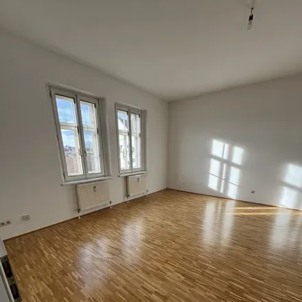 Zyre Me Qera 2+1 Tek Pazari i Ri (ID BZ2555)Tirane