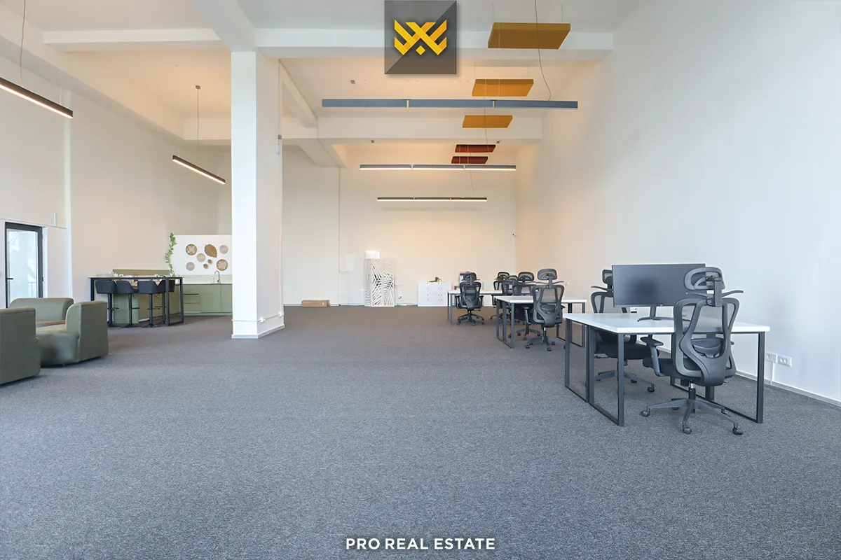 Zyrë 215m² me #QIRA në Veternik