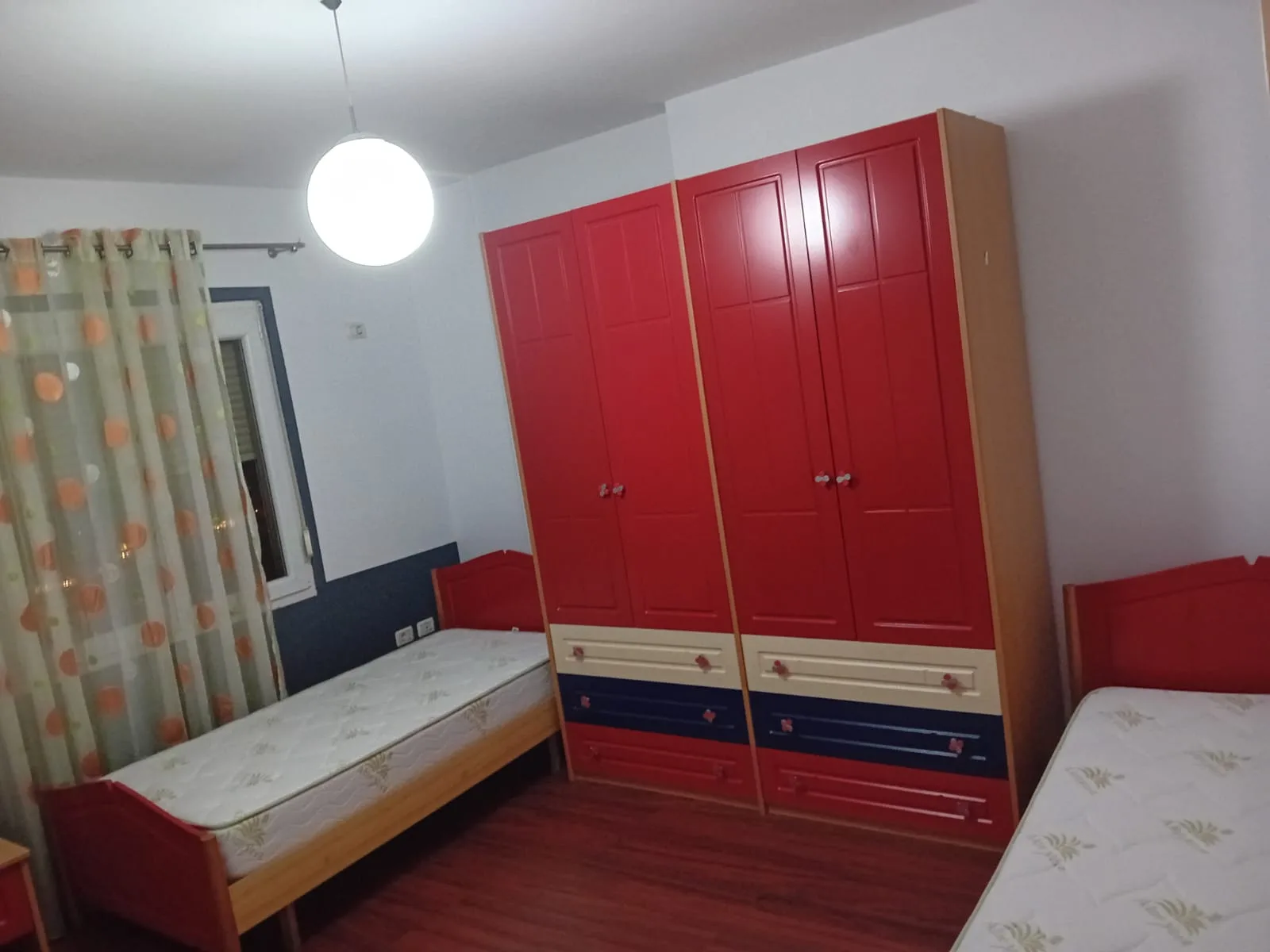 Apartament 2+1 Me Qera Tek Komuna e Parisit (ID B2201450) Tirane.