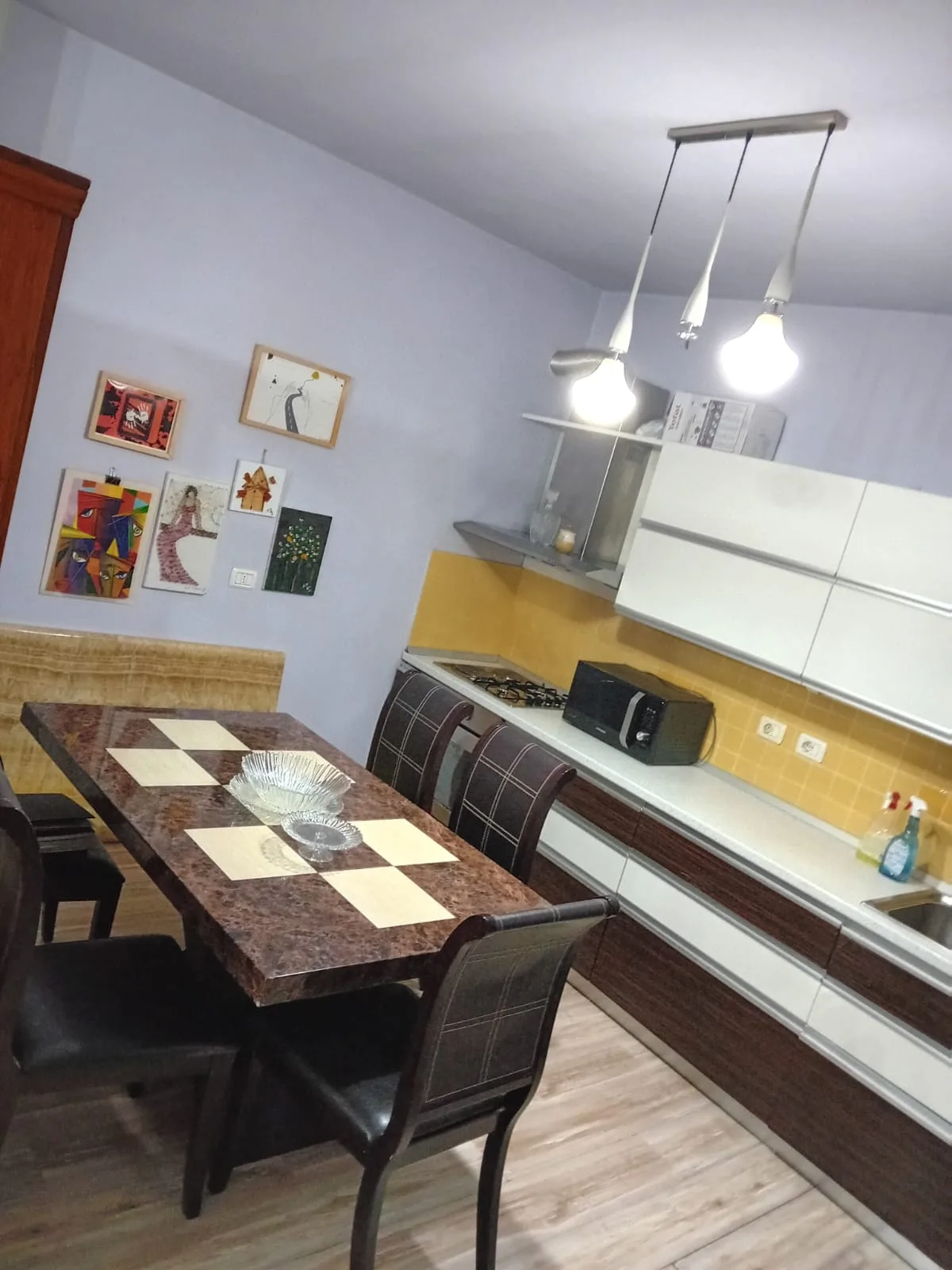 Apartament 2+1 Me Qera Tek Komuna e Parisit (ID B2201450) Tirane.