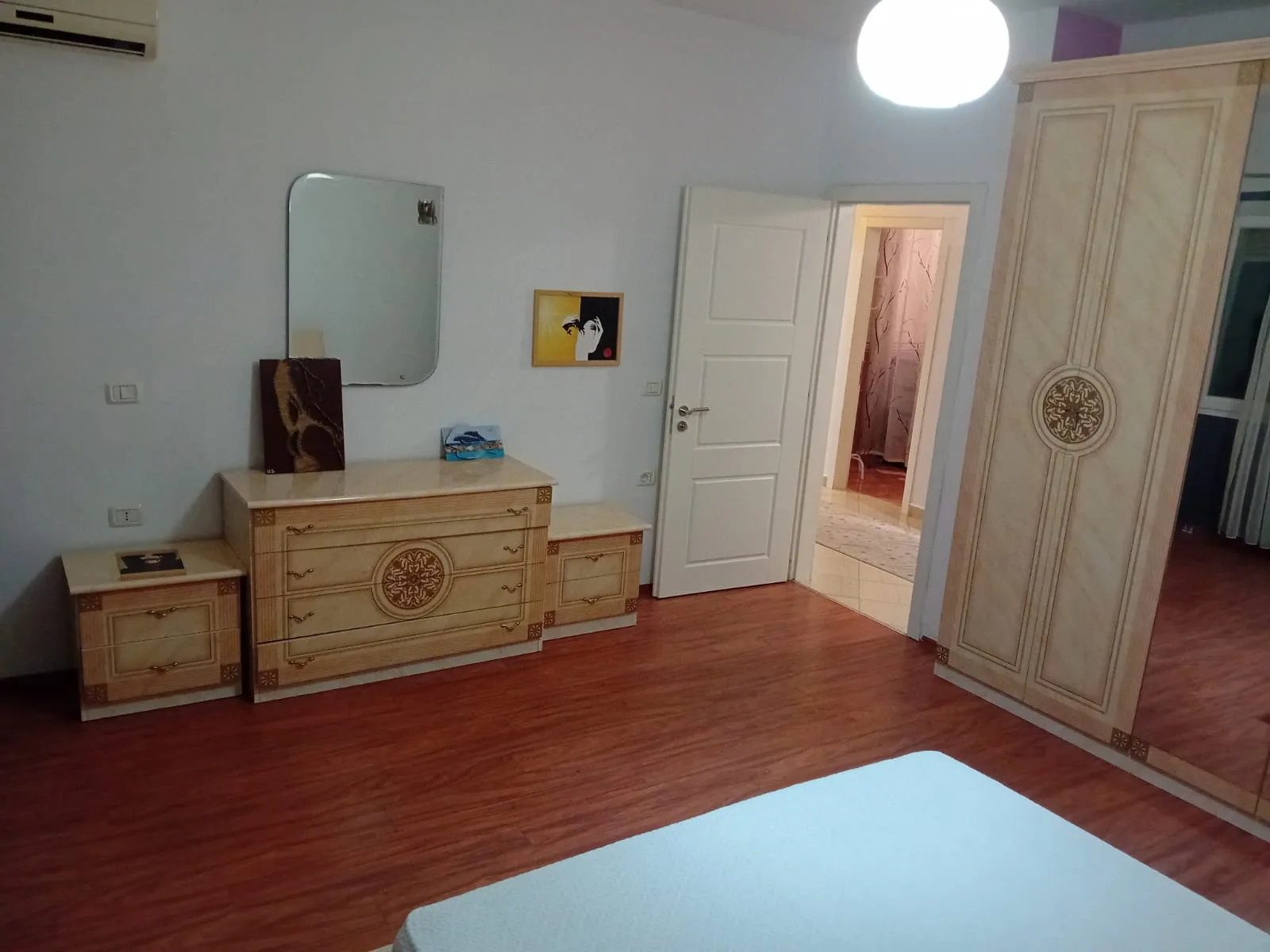 Apartament 2+1 Me Qera Tek Komuna e Parisit (ID B2201450) Tirane.