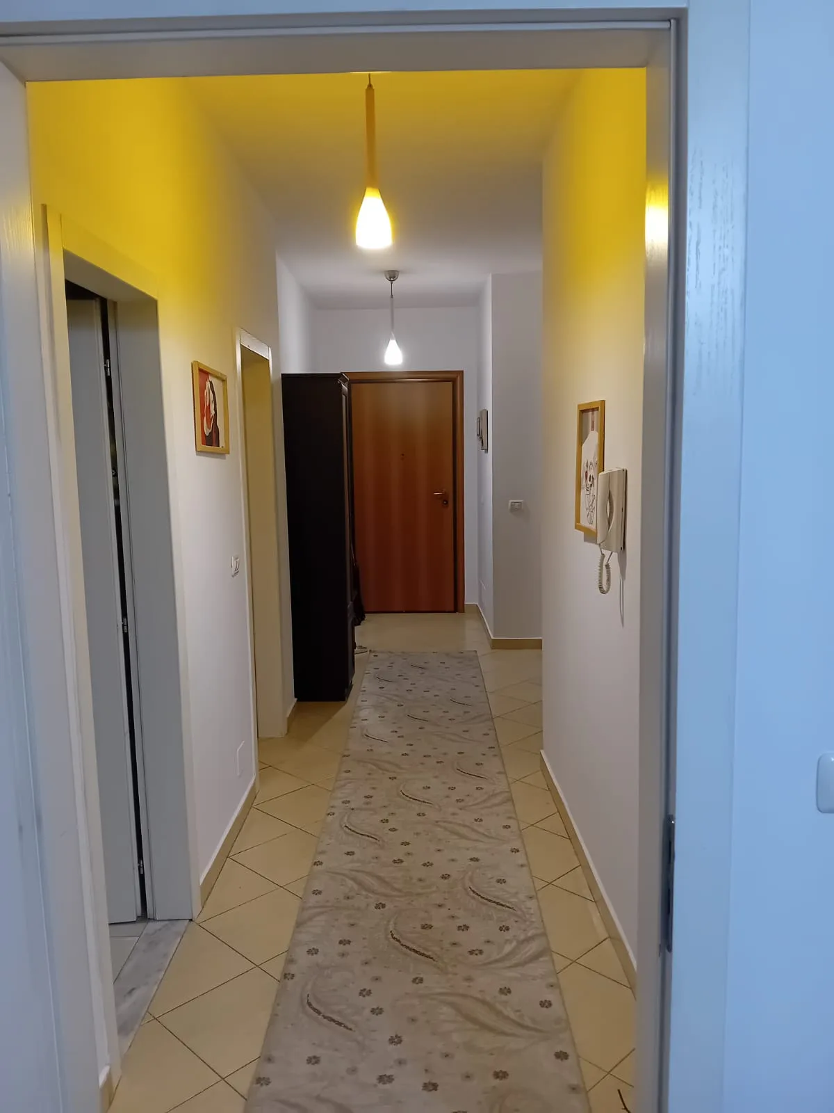 Apartament 2+1 Me Qera Tek Komuna e Parisit (ID B2201450) Tirane.