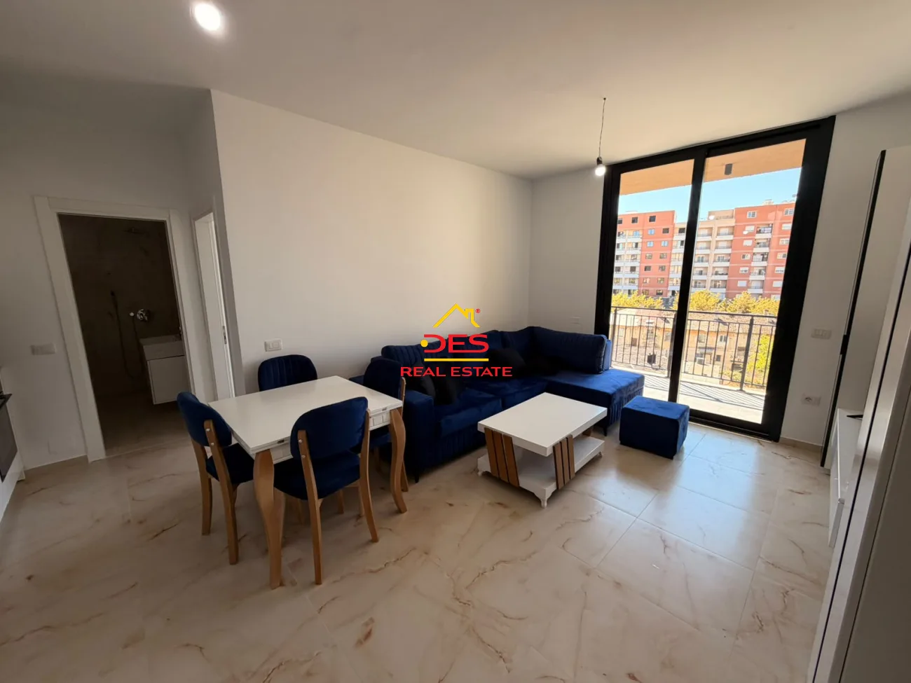 Jepet me qira apartament 1+1+ garazh pranë bolv oil, vlorë