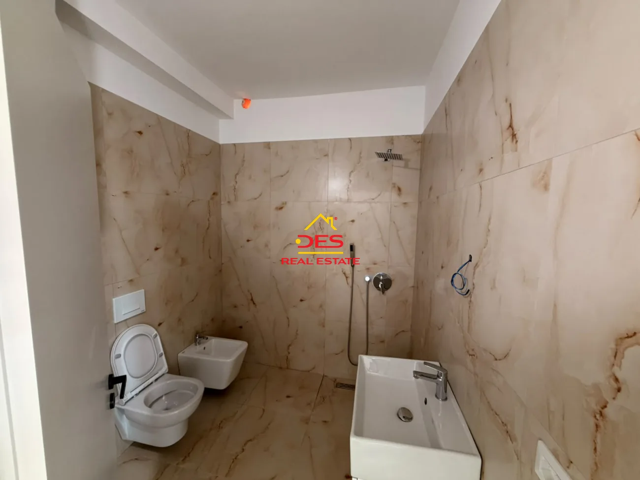 Jepet me qira apartament 1+1+ garazh pranë bolv oil, vlorë