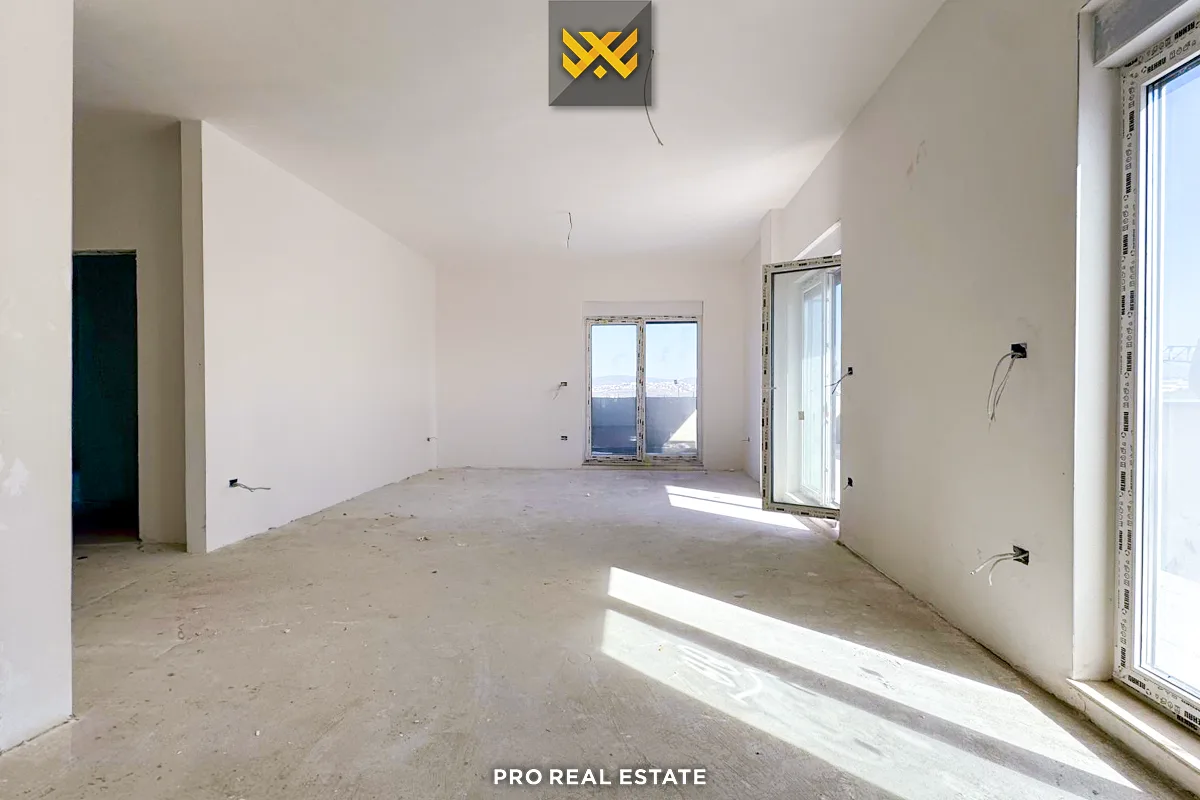 Banesë Penthouse 165m² + 40m² me #QIRA në Dragodan
