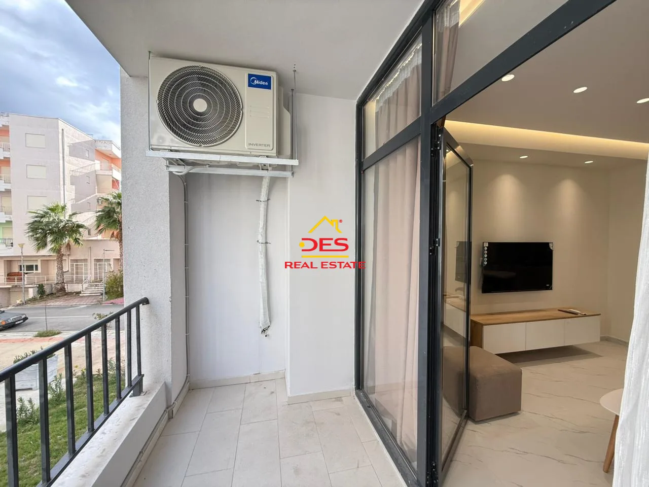 Shitet apartament 2+1+2 në orikum, vlorë.