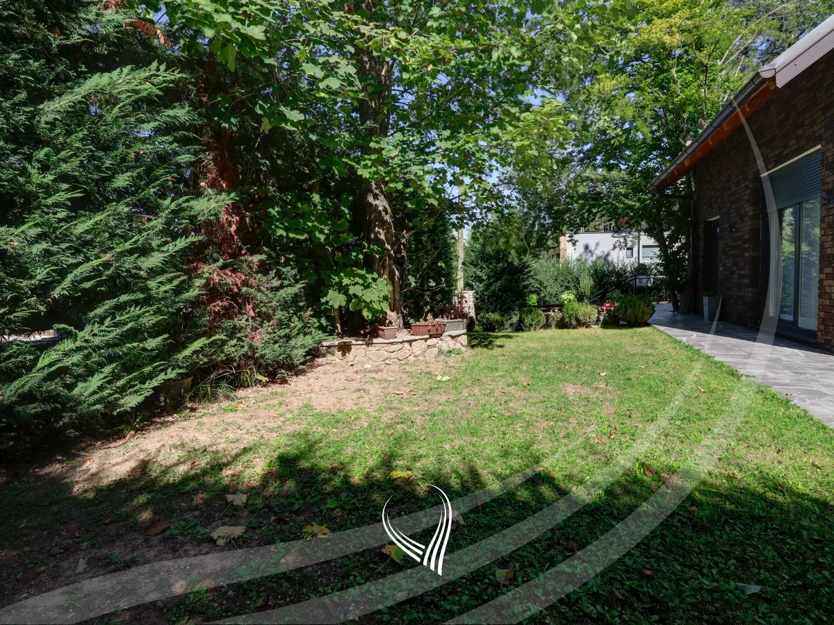 Vilë 210m2 në shitje në Brezovicë
