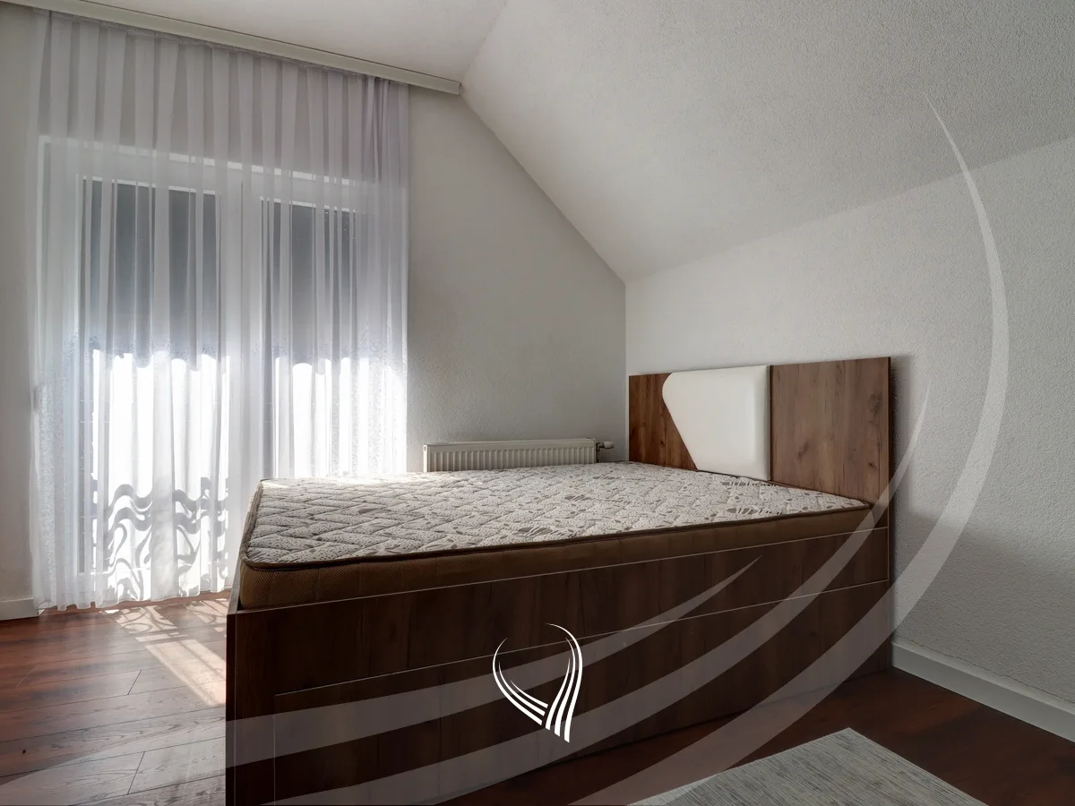 Vilë 210m2 në shitje në Brezovicë