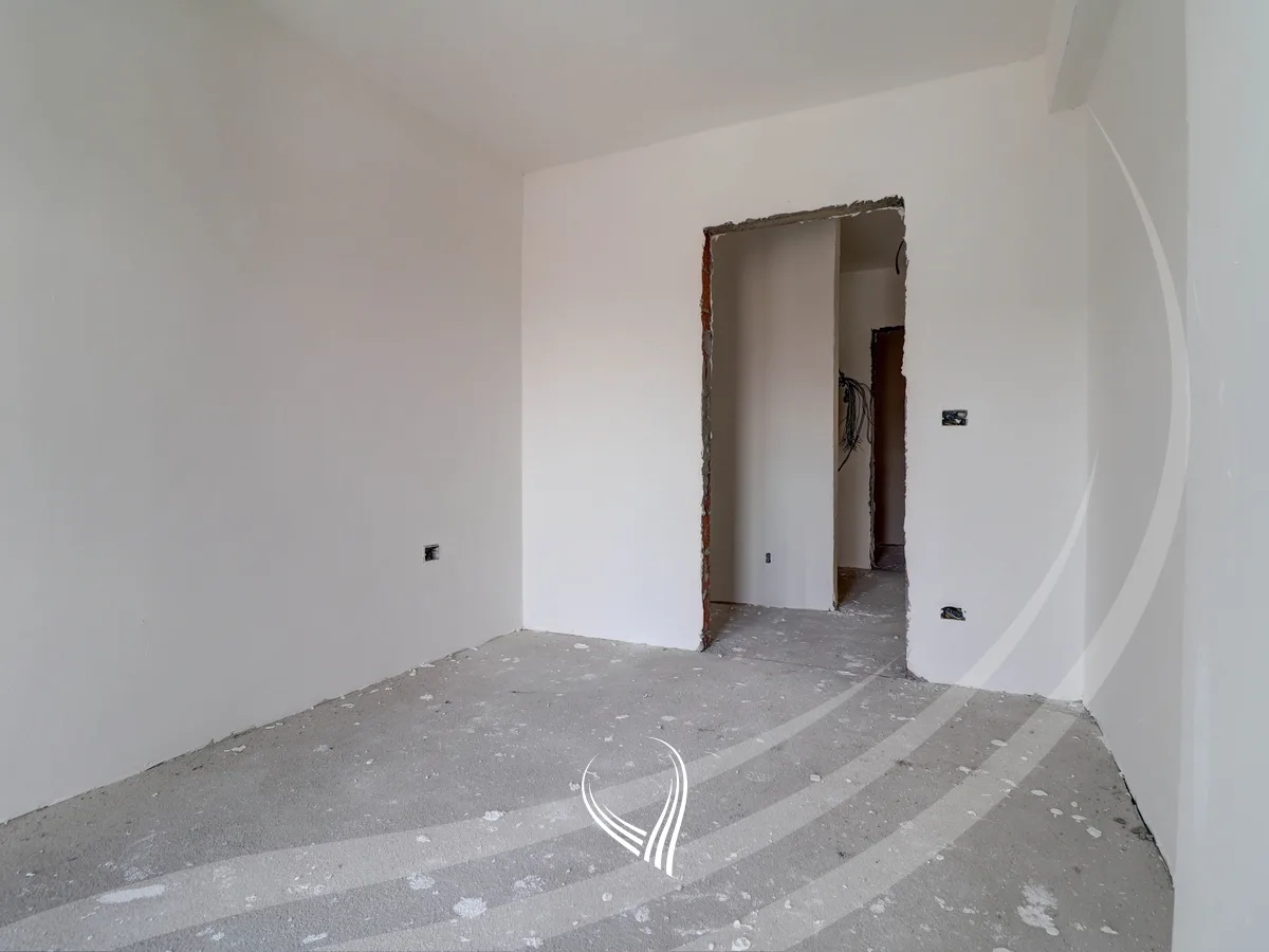 Banesë me 2 dhoma gjumi në shitje në lagjen Mati 1